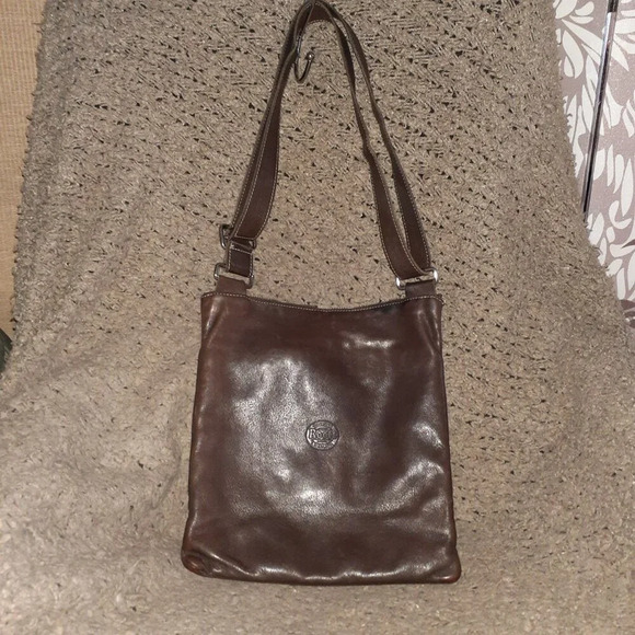 ROOTS-Venetian Village Prince-Crossbody-Chocolate Brown Tribe Leather-Excellent - Picture 3 of 9